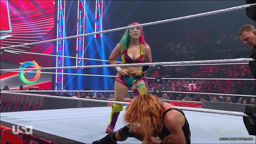 WWE_Monday_Night_Raw_2022_05_16_720p_HDTV_x264-NWCHD_mp4_007497933.jpg
