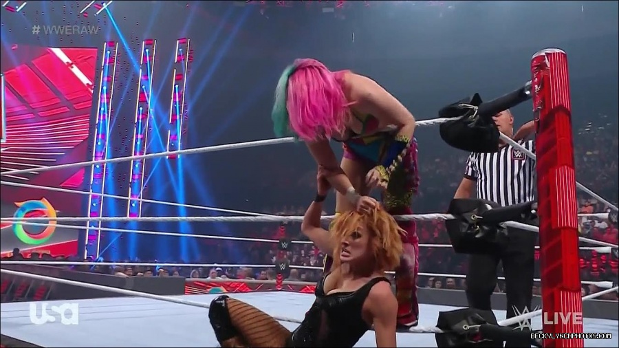 WWE_Monday_Night_Raw_2022_05_16_720p_HDTV_x264-NWCHD_mp4_007501937.jpg
