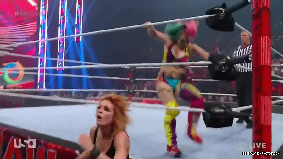 WWE_Monday_Night_Raw_2022_05_16_720p_HDTV_x264-NWCHD_mp4_007504739.jpg