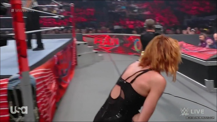 WWE_Monday_Night_Raw_2022_05_16_720p_HDTV_x264-NWCHD_mp4_007507943.jpg