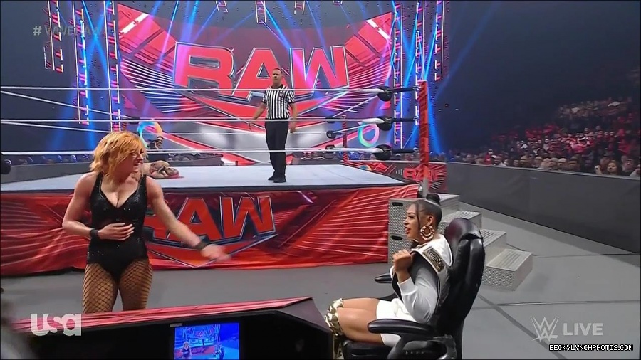 WWE_Monday_Night_Raw_2022_05_16_720p_HDTV_x264-NWCHD_mp4_007515850.jpg