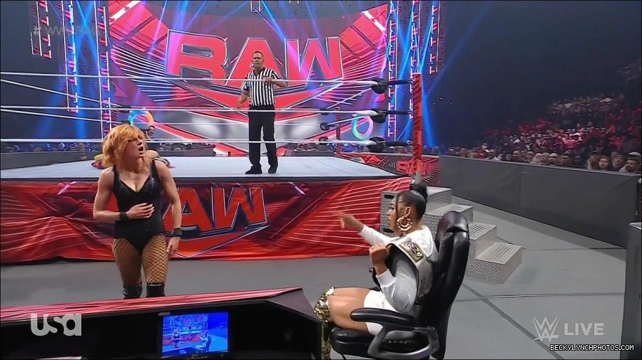WWE_Monday_Night_Raw_2022_05_16_720p_HDTV_x264-NWCHD_mp4_007516651.jpg
