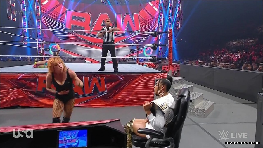 WWE_Monday_Night_Raw_2022_05_16_720p_HDTV_x264-NWCHD_mp4_007517052.jpg