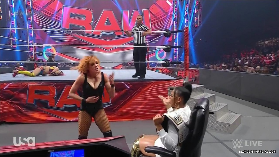 WWE_Monday_Night_Raw_2022_05_16_720p_HDTV_x264-NWCHD_mp4_007518653.jpg