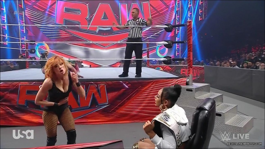 WWE_Monday_Night_Raw_2022_05_16_720p_HDTV_x264-NWCHD_mp4_007521856.jpg