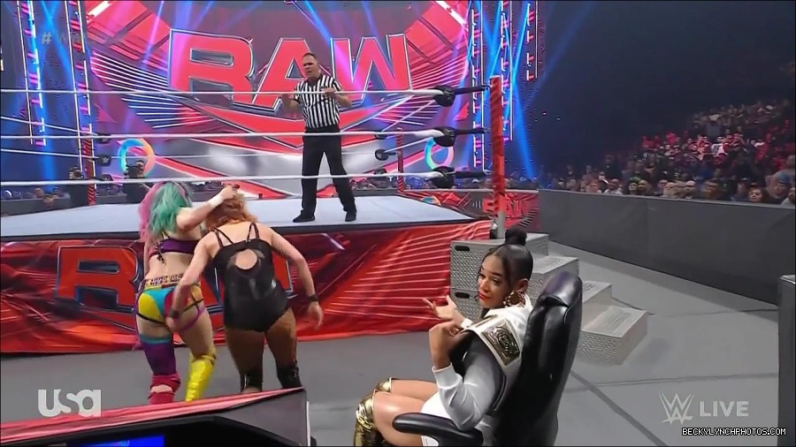 WWE_Monday_Night_Raw_2022_05_16_720p_HDTV_x264-NWCHD_mp4_007528263.jpg
