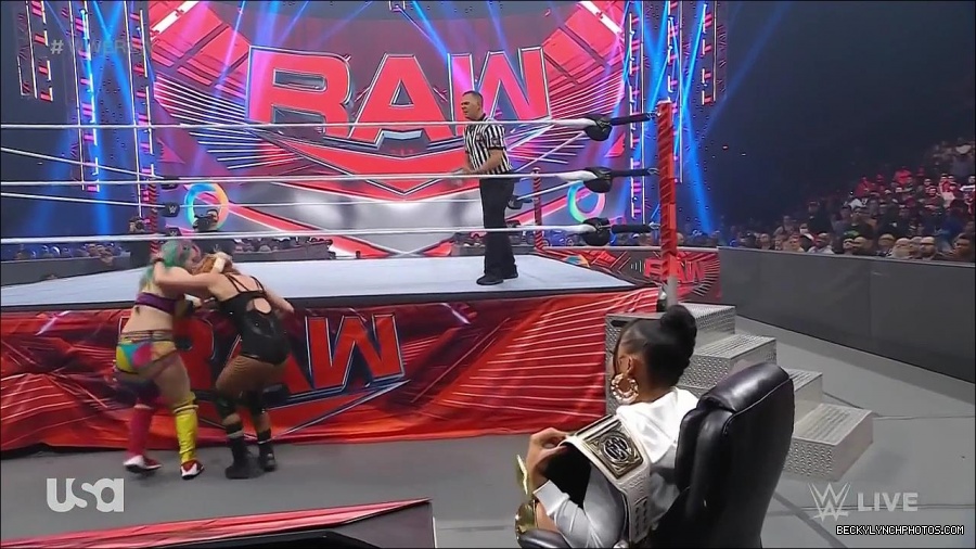WWE_Monday_Night_Raw_2022_05_16_720p_HDTV_x264-NWCHD_mp4_007529464.jpg