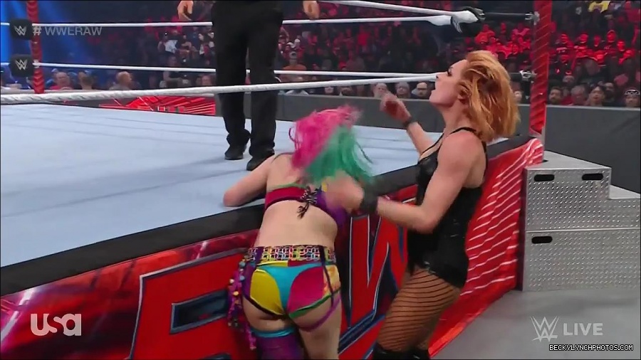 WWE_Monday_Night_Raw_2022_05_16_720p_HDTV_x264-NWCHD_mp4_007531466.jpg