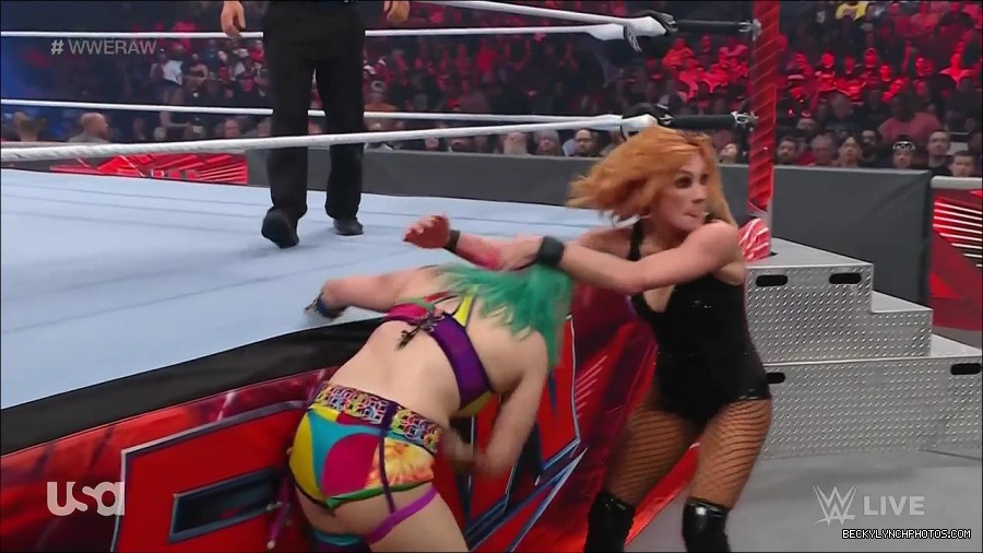 WWE_Monday_Night_Raw_2022_05_16_720p_HDTV_x264-NWCHD_mp4_007532267.jpg