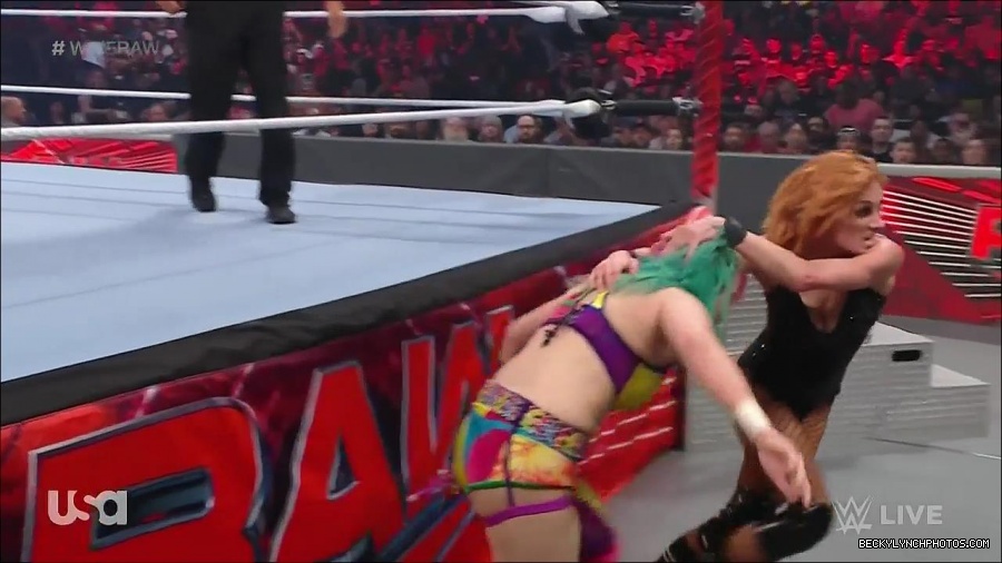 WWE_Monday_Night_Raw_2022_05_16_720p_HDTV_x264-NWCHD_mp4_007532667.jpg