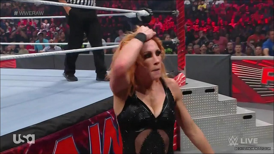 WWE_Monday_Night_Raw_2022_05_16_720p_HDTV_x264-NWCHD_mp4_007536271.jpg