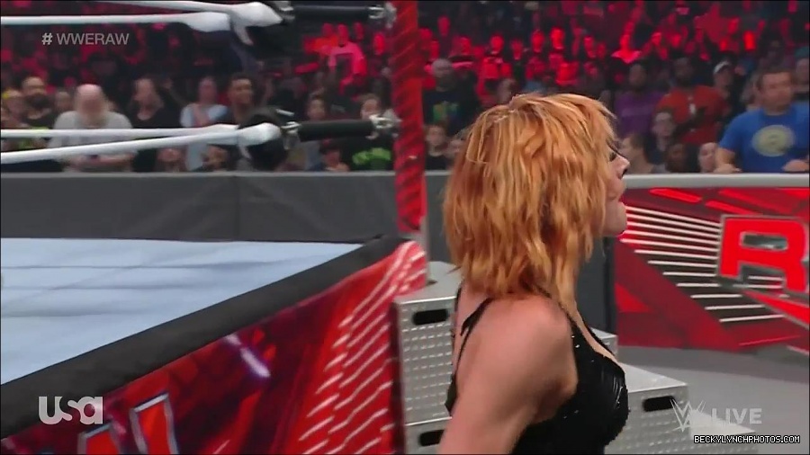 WWE_Monday_Night_Raw_2022_05_16_720p_HDTV_x264-NWCHD_mp4_007537472.jpg