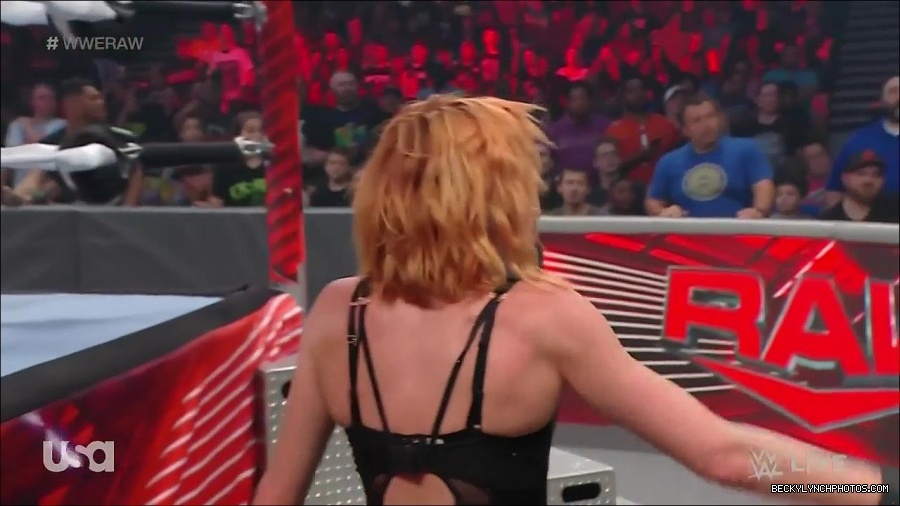 WWE_Monday_Night_Raw_2022_05_16_720p_HDTV_x264-NWCHD_mp4_007537872.jpg