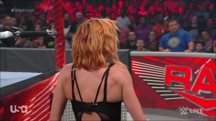 WWE_Monday_Night_Raw_2022_05_16_720p_HDTV_x264-NWCHD_mp4_007538273.jpg