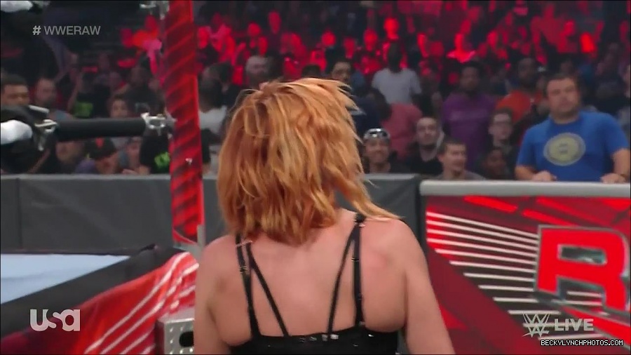 WWE_Monday_Night_Raw_2022_05_16_720p_HDTV_x264-NWCHD_mp4_007538673.jpg