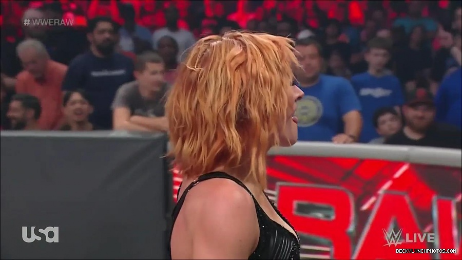 WWE_Monday_Night_Raw_2022_05_16_720p_HDTV_x264-NWCHD_mp4_007540675.jpg
