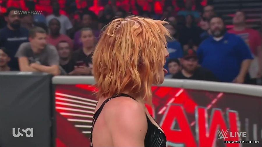 WWE_Monday_Night_Raw_2022_05_16_720p_HDTV_x264-NWCHD_mp4_007541076.jpg