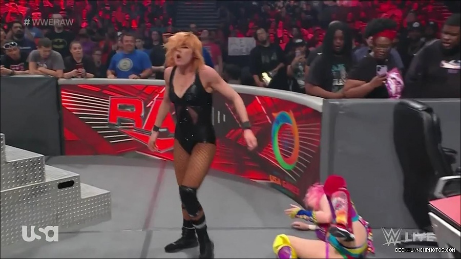 WWE_Monday_Night_Raw_2022_05_16_720p_HDTV_x264-NWCHD_mp4_007544679.jpg