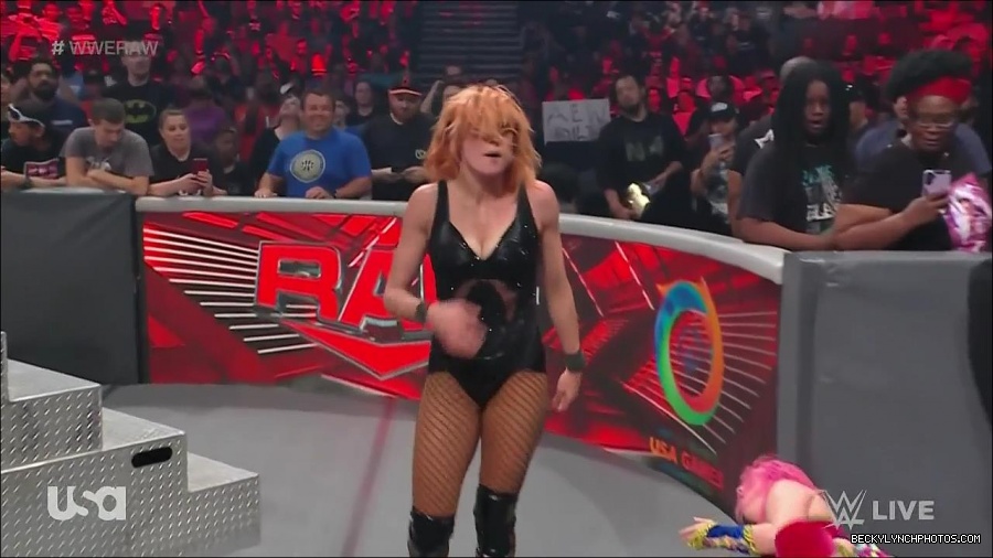 WWE_Monday_Night_Raw_2022_05_16_720p_HDTV_x264-NWCHD_mp4_007545080.jpg