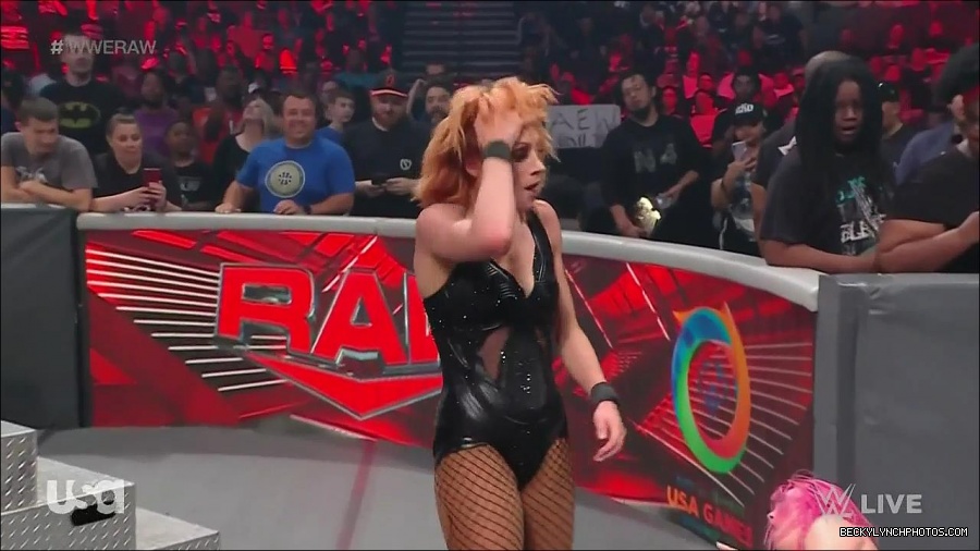 WWE_Monday_Night_Raw_2022_05_16_720p_HDTV_x264-NWCHD_mp4_007545480.jpg