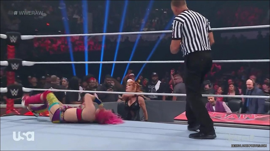 WWE_Monday_Night_Raw_2022_05_16_720p_HDTV_x264-NWCHD_mp4_007549884.jpg