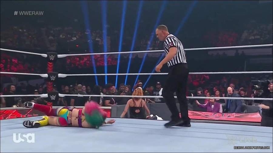 WWE_Monday_Night_Raw_2022_05_16_720p_HDTV_x264-NWCHD_mp4_007550685.jpg