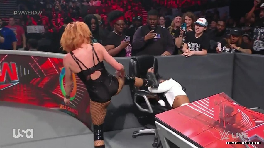 WWE_Monday_Night_Raw_2022_05_16_720p_HDTV_x264-NWCHD_mp4_007553088.jpg