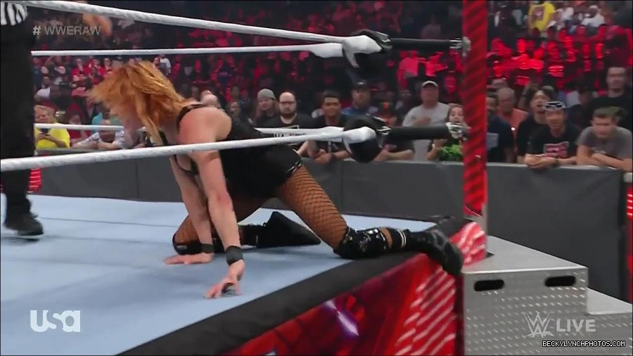 WWE_Monday_Night_Raw_2022_05_16_720p_HDTV_x264-NWCHD_mp4_007556691.jpg
