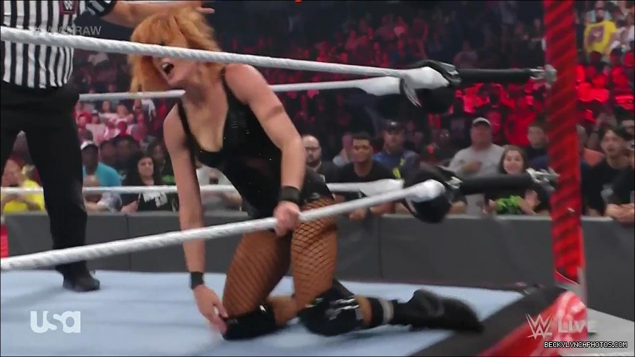 WWE_Monday_Night_Raw_2022_05_16_720p_HDTV_x264-NWCHD_mp4_007557092.jpg