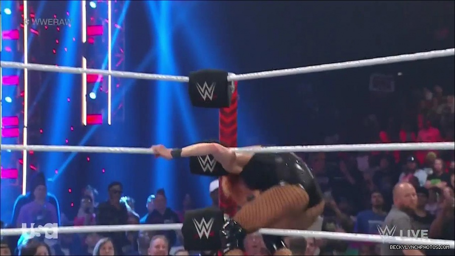 WWE_Monday_Night_Raw_2022_05_16_720p_HDTV_x264-NWCHD_mp4_007560695.jpg