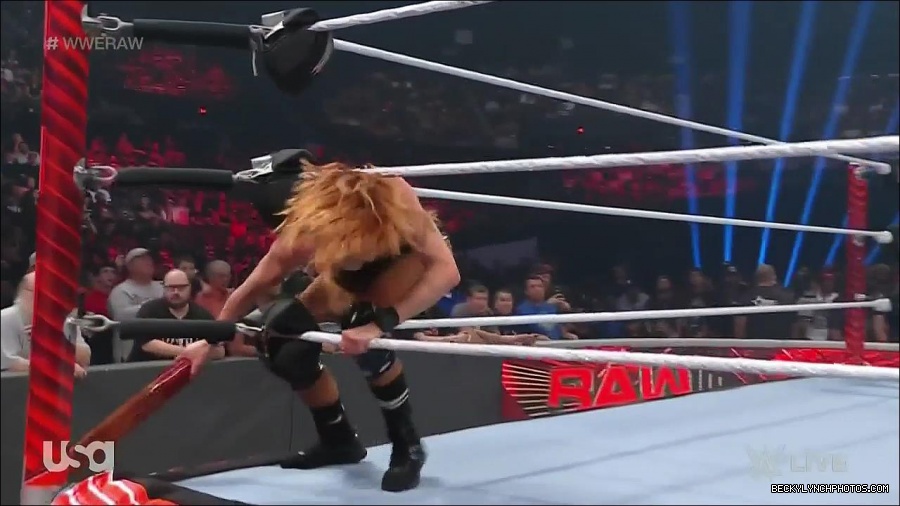 WWE_Monday_Night_Raw_2022_05_16_720p_HDTV_x264-NWCHD_mp4_007563098.jpg