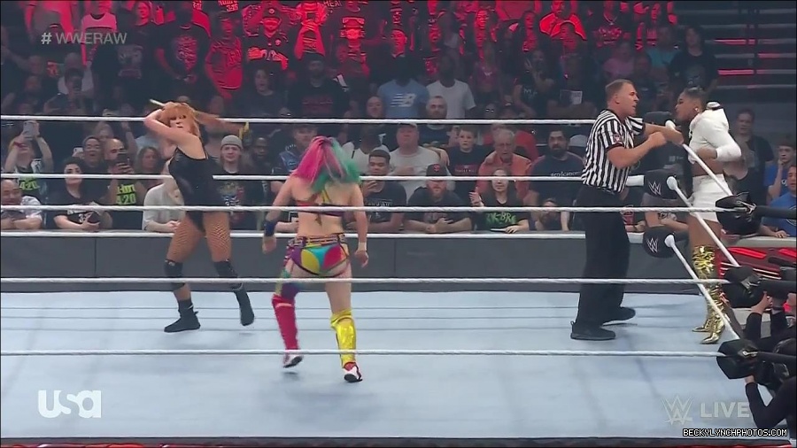 WWE_Monday_Night_Raw_2022_05_16_720p_HDTV_x264-NWCHD_mp4_007566701.jpg