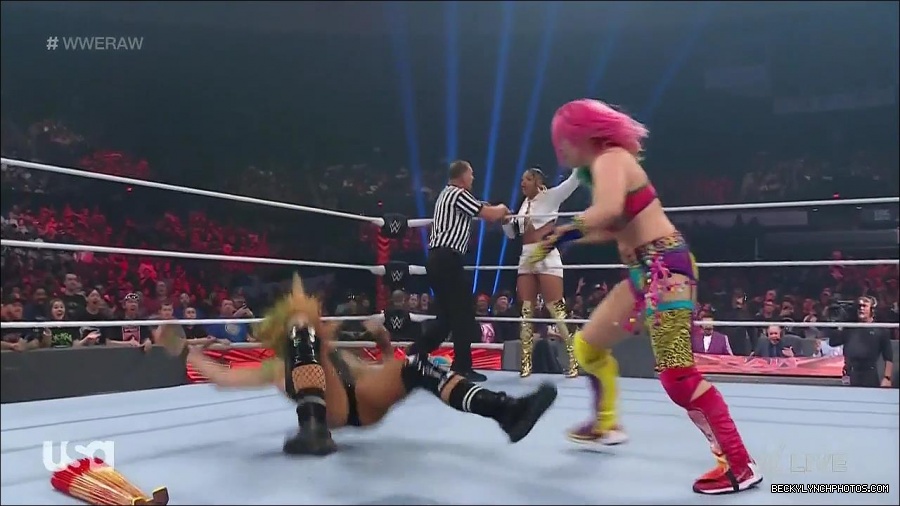 WWE_Monday_Night_Raw_2022_05_16_720p_HDTV_x264-NWCHD_mp4_007570305.jpg