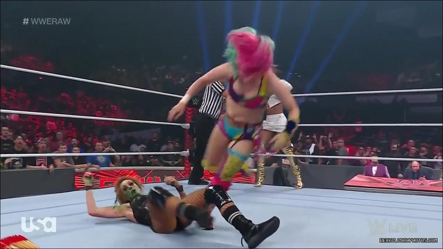 WWE_Monday_Night_Raw_2022_05_16_720p_HDTV_x264-NWCHD_mp4_007570705.jpg