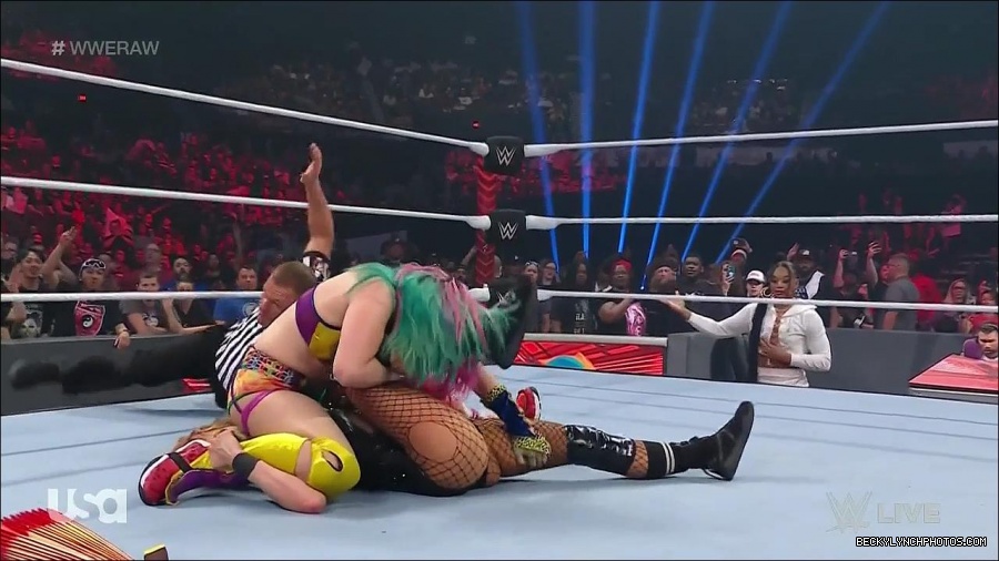 WWE_Monday_Night_Raw_2022_05_16_720p_HDTV_x264-NWCHD_mp4_007574309.jpg