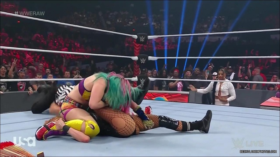 WWE_Monday_Night_Raw_2022_05_16_720p_HDTV_x264-NWCHD_mp4_007574709.jpg