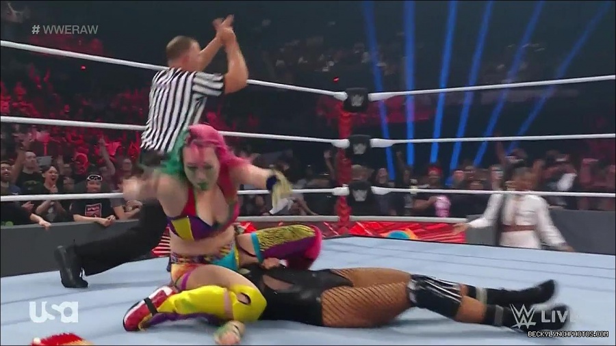 WWE_Monday_Night_Raw_2022_05_16_720p_HDTV_x264-NWCHD_mp4_007575910.jpg