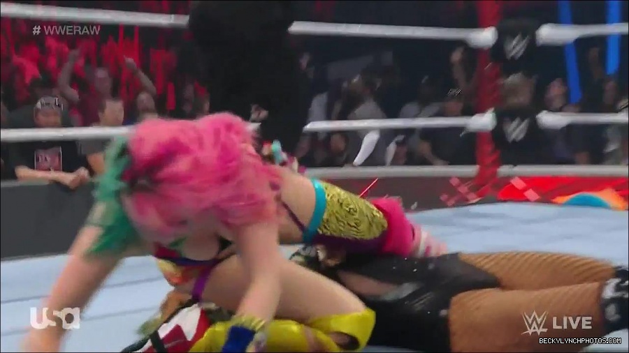 WWE_Monday_Night_Raw_2022_05_16_720p_HDTV_x264-NWCHD_mp4_007576311.jpg
