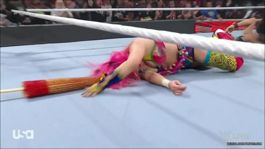 WWE_Monday_Night_Raw_2022_05_16_720p_HDTV_x264-NWCHD_mp4_007577112.jpg