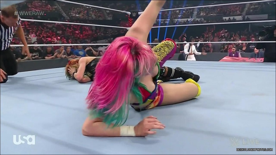 WWE_Monday_Night_Raw_2022_05_16_720p_HDTV_x264-NWCHD_mp4_007584719.jpg