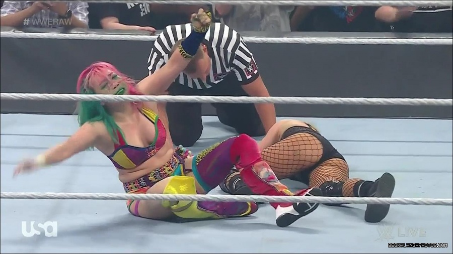 WWE_Monday_Night_Raw_2022_05_16_720p_HDTV_x264-NWCHD_mp4_007588323.jpg