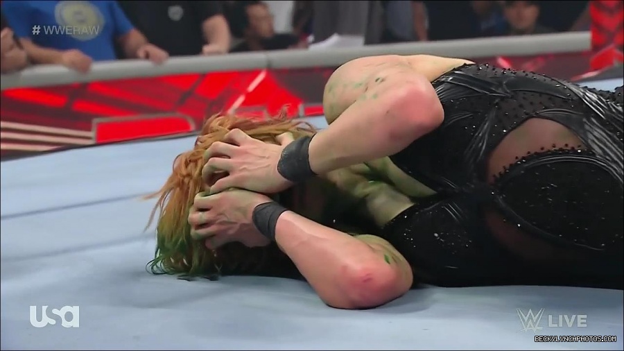 WWE_Monday_Night_Raw_2022_05_16_720p_HDTV_x264-NWCHD_mp4_007590325.jpg