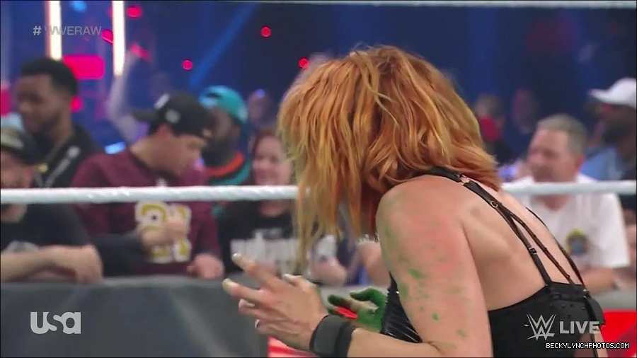 WWE_Monday_Night_Raw_2022_05_16_720p_HDTV_x264-NWCHD_mp4_007620755.jpg