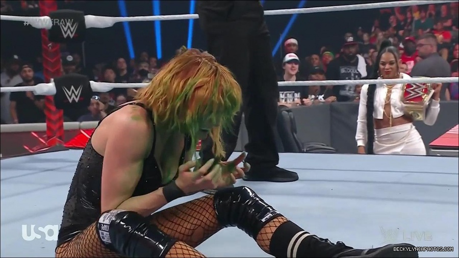 WWE_Monday_Night_Raw_2022_05_16_720p_HDTV_x264-NWCHD_mp4_007622757.jpg
