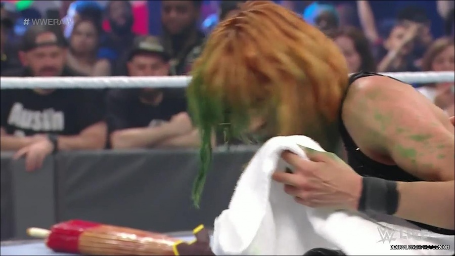 WWE_Monday_Night_Raw_2022_05_16_720p_HDTV_x264-NWCHD_mp4_007636771.jpg