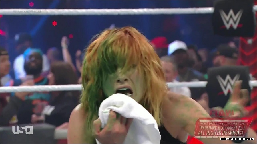 WWE_Monday_Night_Raw_2022_05_16_720p_HDTV_x264-NWCHD_mp4_007639574.jpg
