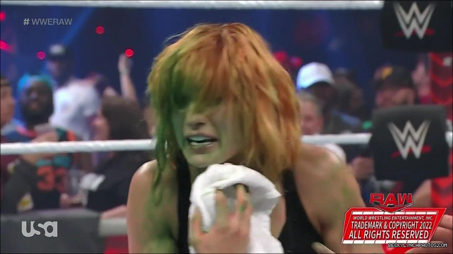 WWE_Monday_Night_Raw_2022_05_16_720p_HDTV_x264-NWCHD_mp4_007641576.jpg
