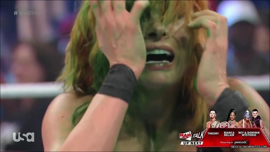 WWE_Monday_Night_Raw_2022_05_16_720p_HDTV_x264-NWCHD_mp4_007646381.jpg