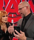 WWE_Monday_Night_Raw_2022_05_16_720p_HDTV_x264-NWCHD_mp4_002048281.jpg