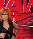 WWE_Monday_Night_Raw_2022_05_16_720p_HDTV_x264-NWCHD_mp4_002067900.jpg